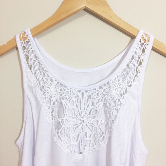 💥 CLEARANCE Crochet Lace Sharkbite Crop Tank Top - Picture 5 of 7
